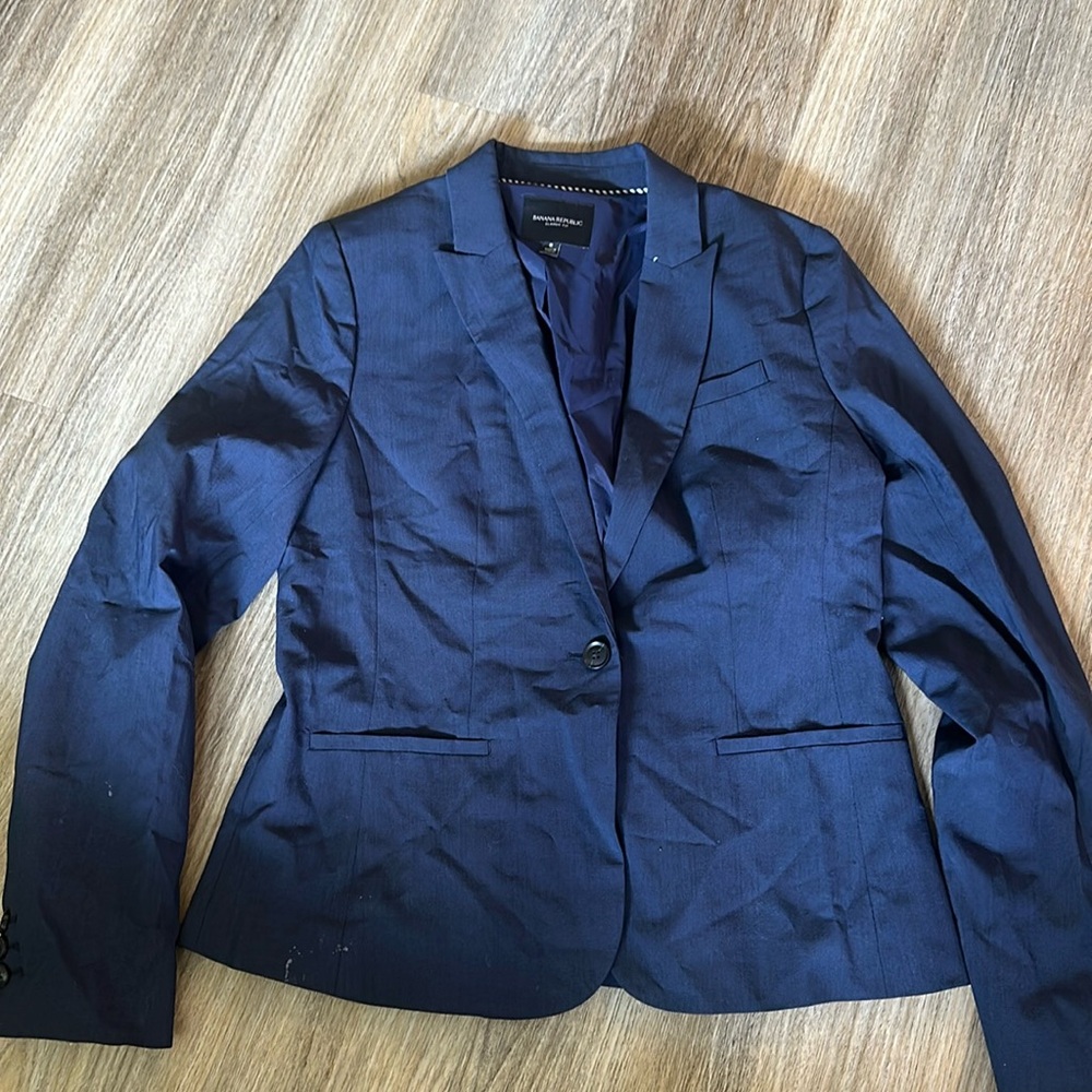 Nice blazer very comfortable I only wear one time